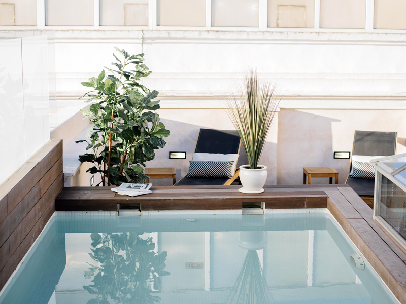 Byron Suites apartamentos sevilla centro terraza piscina 1