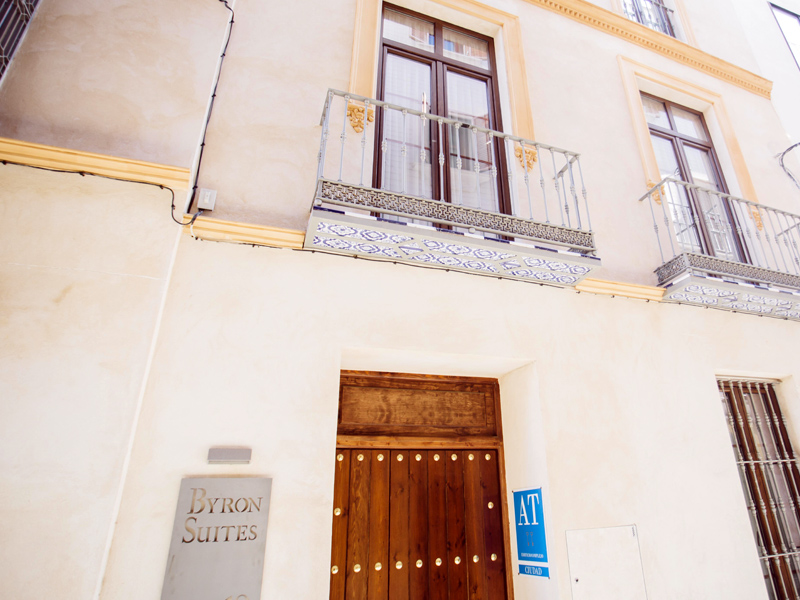 Byron Suites apartamentos sevilla centro terraza piscina 11