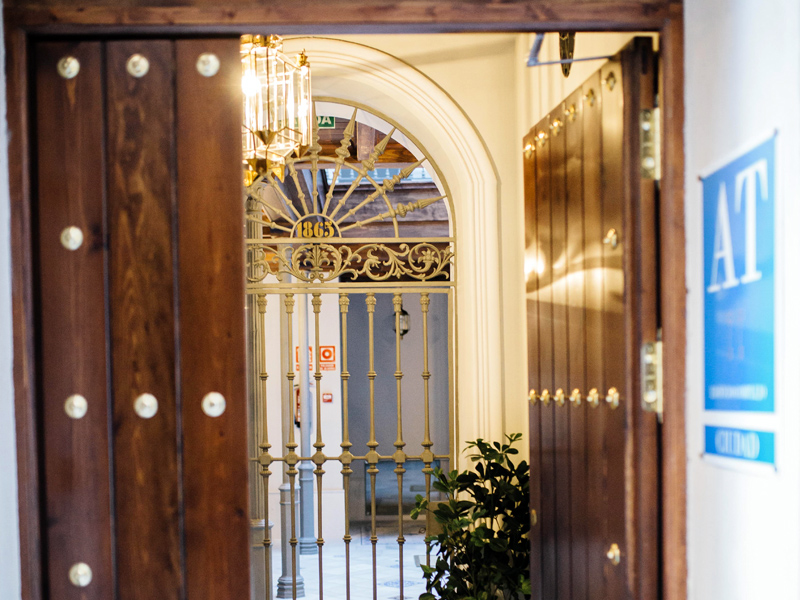 Byron Suites apartamentos sevilla centro terraza piscina 12