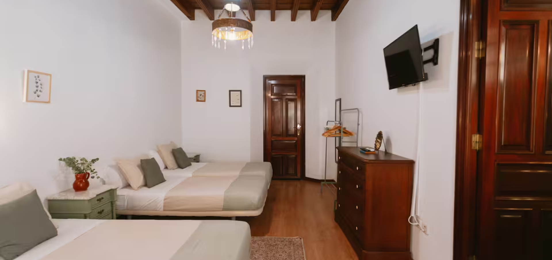 casa sevillana con patio andaluz-7 apartamento en sevilla lujo centro casa barrabas apartamento con patio privado cab 3