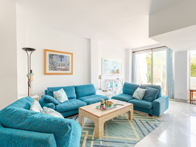 apartamento lujoso tres dormitorios Marbella vistas mar