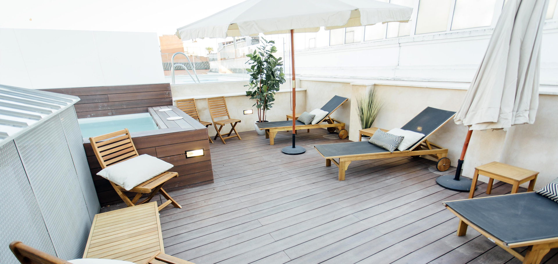 Byron-Suites-apartamentos-sevilla-centro-terraza-piscina-cab-1 apartamento con terraza en sevilla